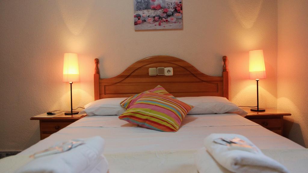 Hotel Ch Antonio à Madrid Extérieur photo