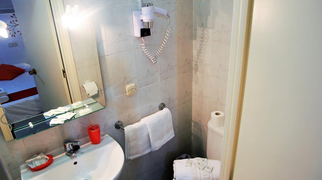 Hotel Ch Antonio à Madrid Extérieur photo