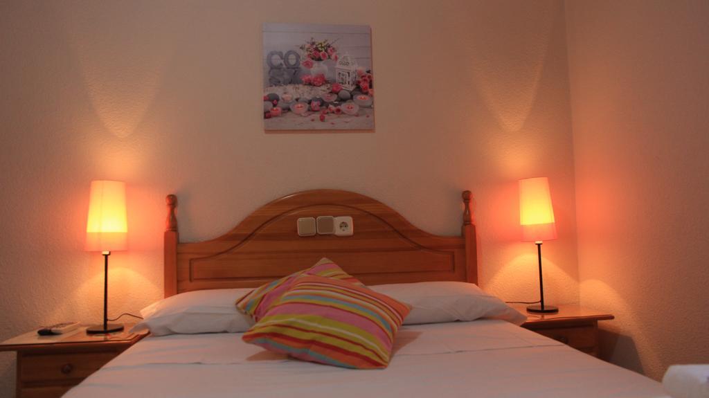 Hotel Ch Antonio à Madrid Extérieur photo