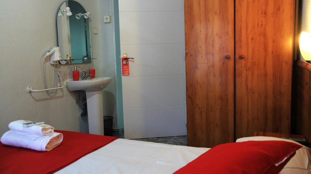 Hotel Ch Antonio à Madrid Extérieur photo