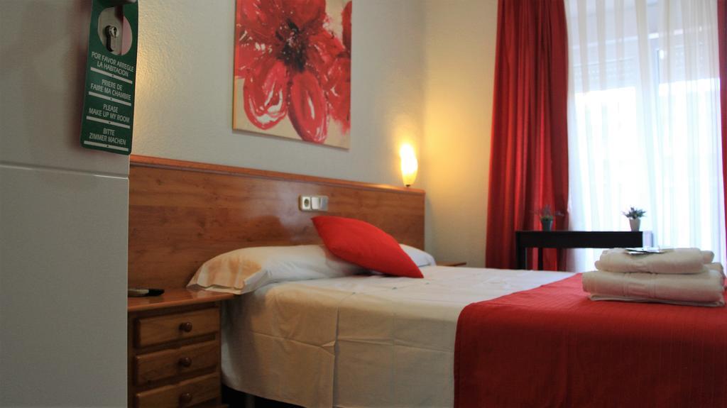 Hotel Ch Antonio à Madrid Extérieur photo
