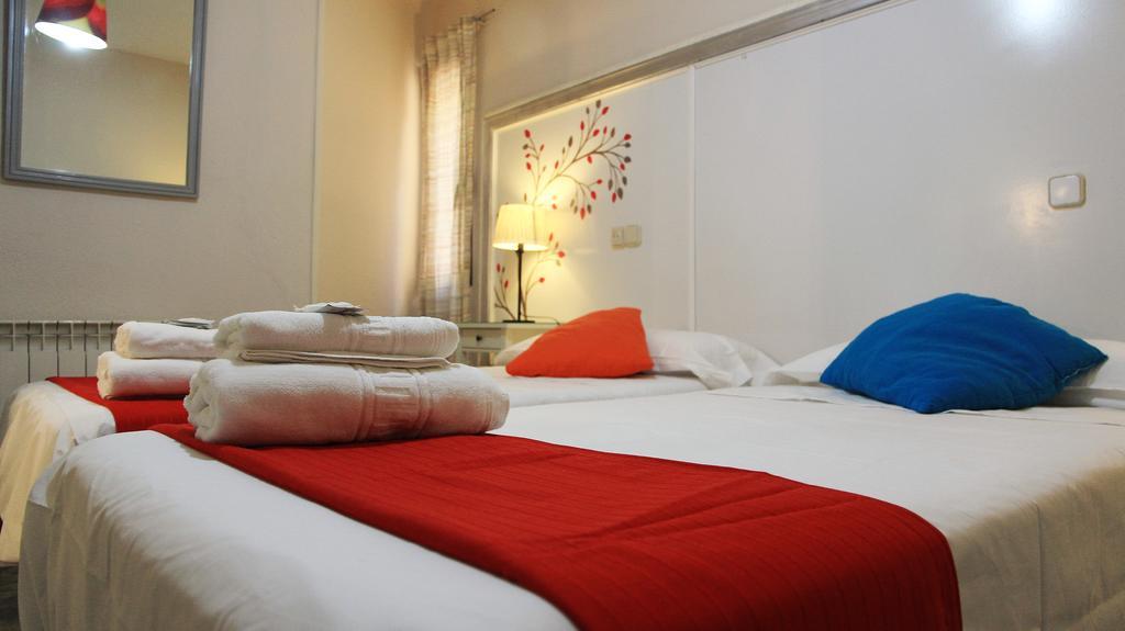 Hotel Ch Antonio à Madrid Extérieur photo